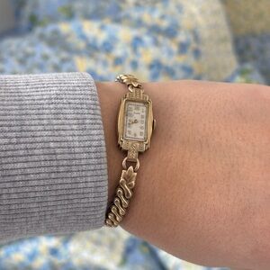 Antique gold filled elegant Elgin ladies fancy watch